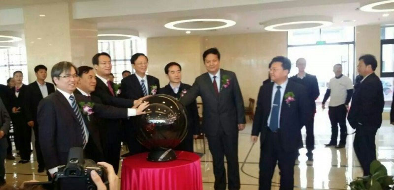 助力中國鑄造協(xié)會(huì)《韓城市高端鑄造產(chǎn)業(yè)園展示全息廣告機(jī)